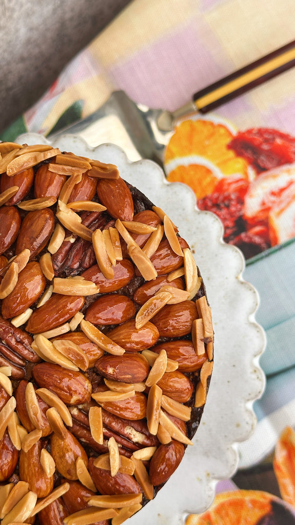 AF. PRE-ORDER - Singing Magpie Christmas Cake