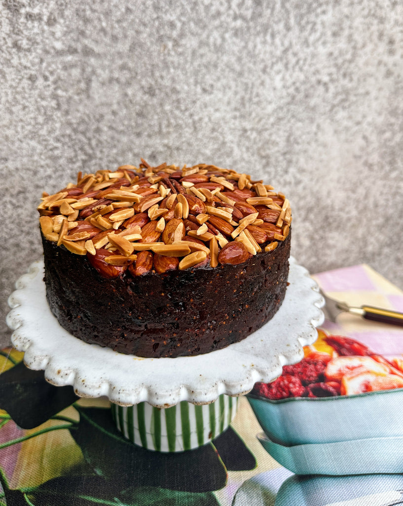 AF. PRE-ORDER - Singing Magpie Christmas Cake