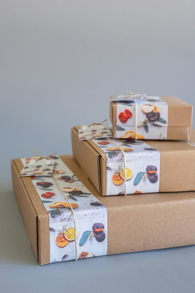 A4. CLASSIC Deluxe Rainbow Gift box (Large, dark choc)