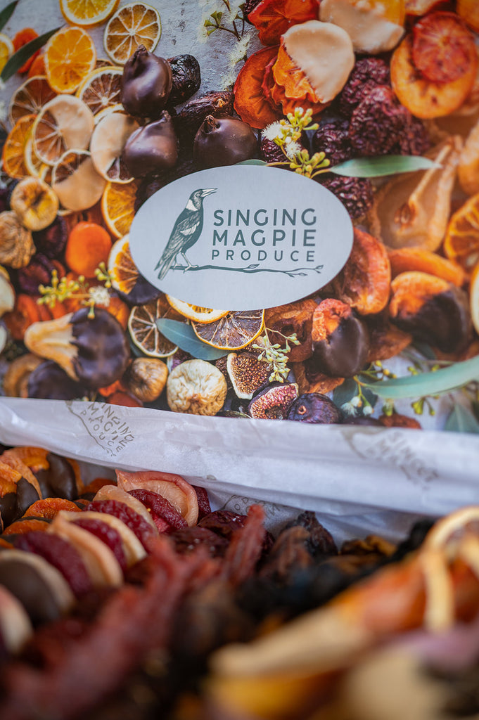 A. Summer Deluxe Rainbow Gift box (large, no chocolate)