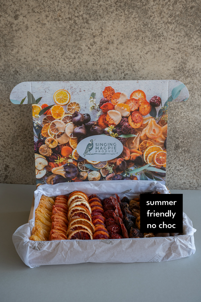 A. Summer Deluxe Rainbow Gift box (large, no chocolate)